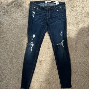 Cute blue jeans! Super trendy